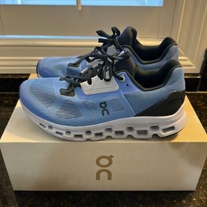 ON Cloudstratus Running Shoes